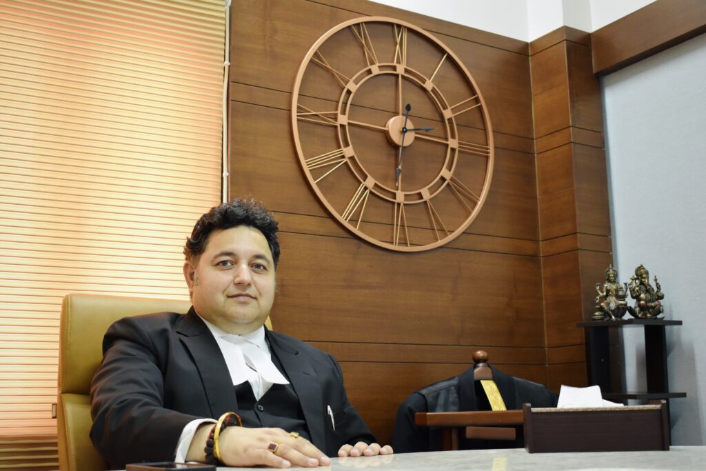 Best Criminal Matter advocate lucknow-Vaibhav Kalia